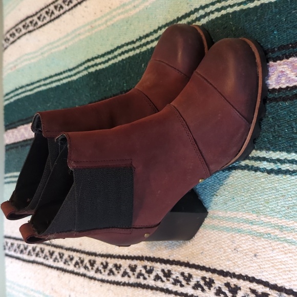 Sorel Addington Chelsea Boot - Picture 4 of 11